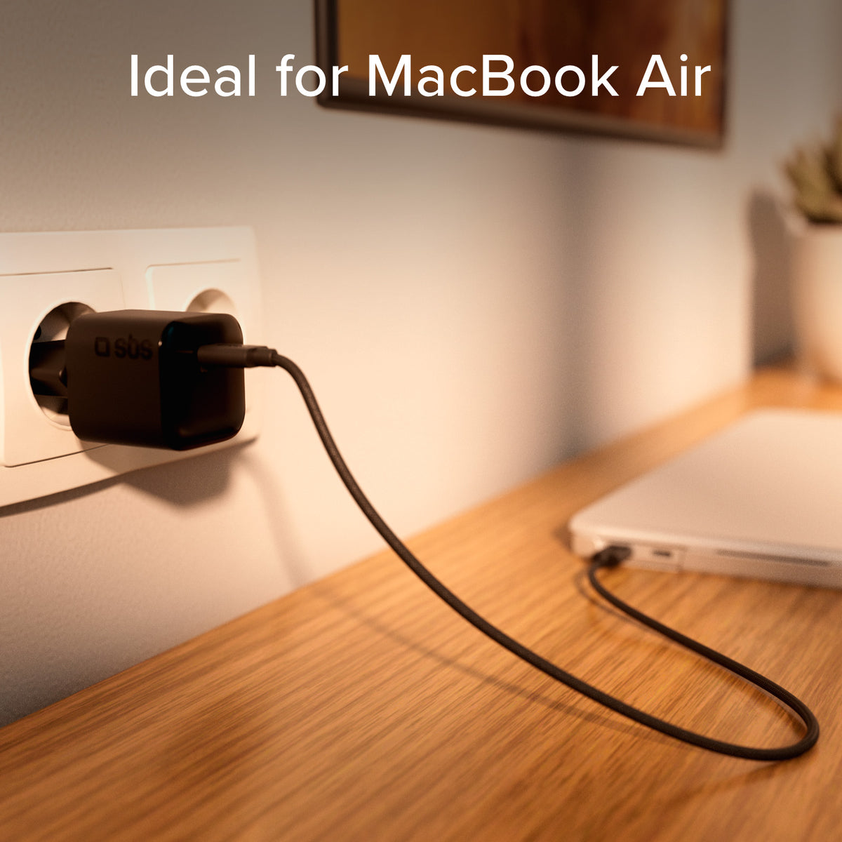 Kompaktes Wandladegerät USB-C mit 30 W, Power Delivery 3.0 und PPS
