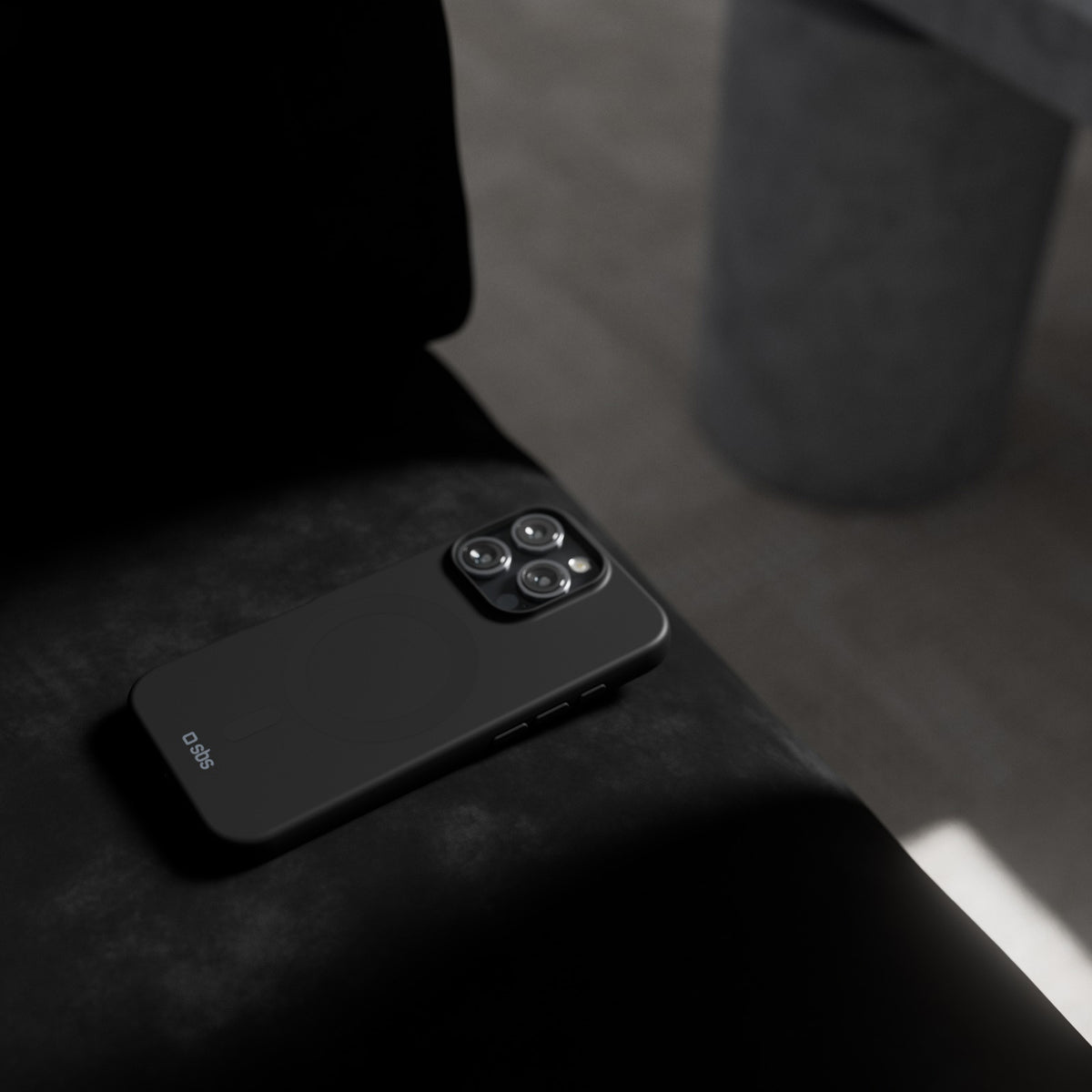 Instinct Mag - Funda compatible con la carga MagSafe para iPhone 16 Pro