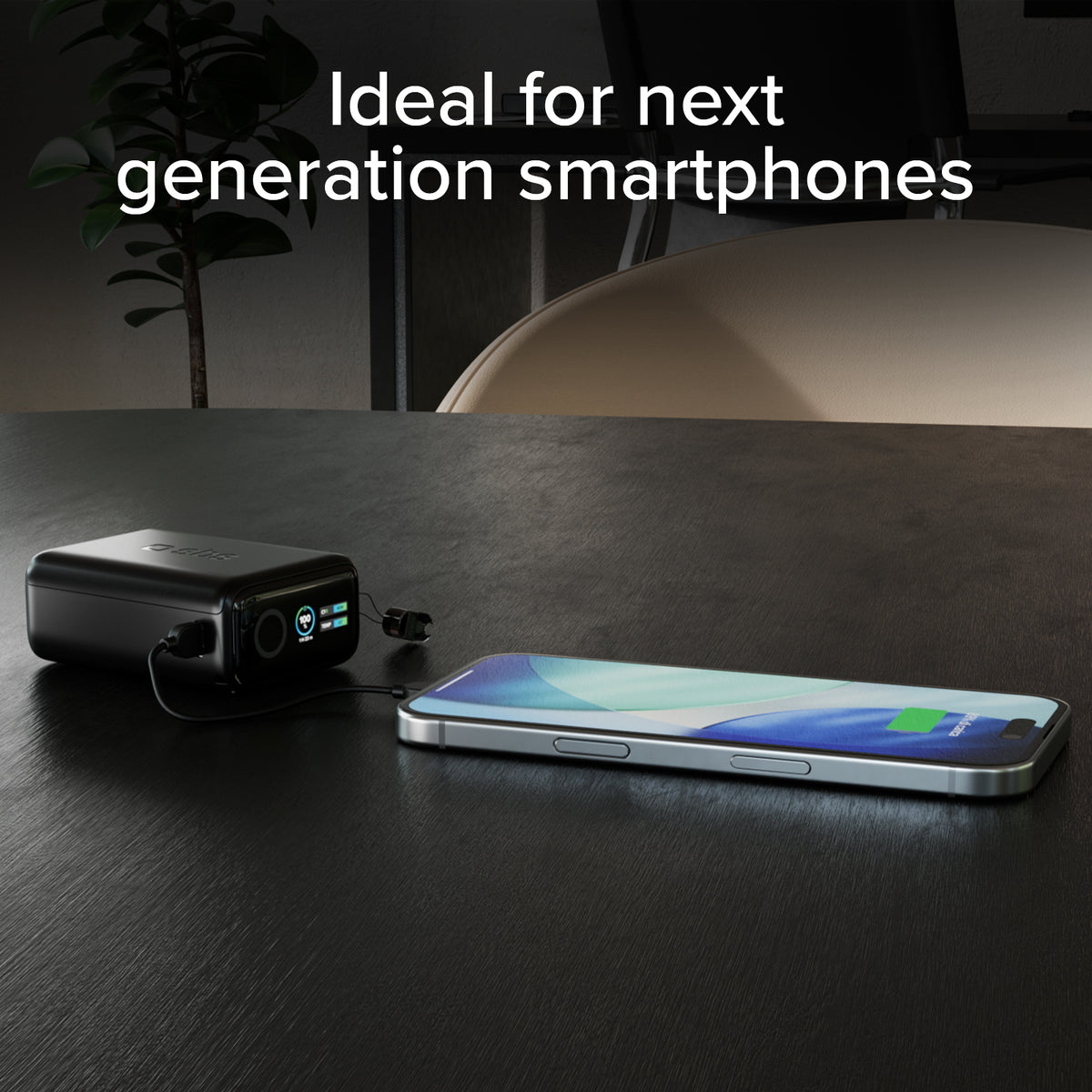 10000 mAh 40 W power bank with Power Delivery 3.2 and AVS, with included USB-C cable and TFT display